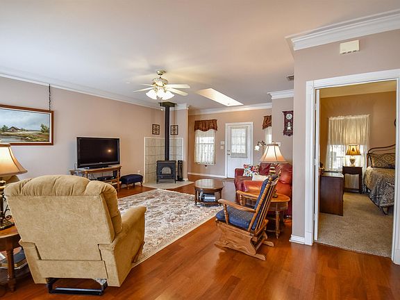 5th image of 15851 Cripple Creek Dr
