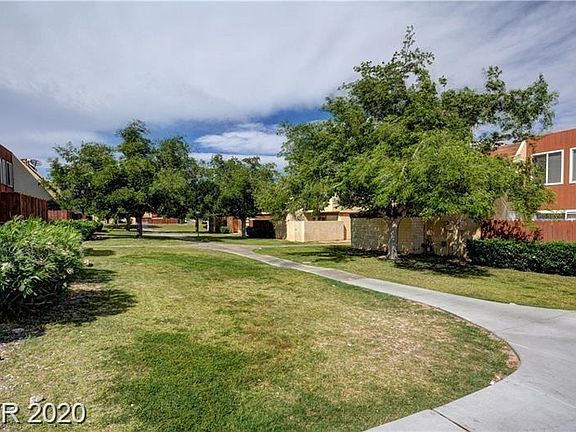 2nd image of 3447 Villa Knolls South Dr
