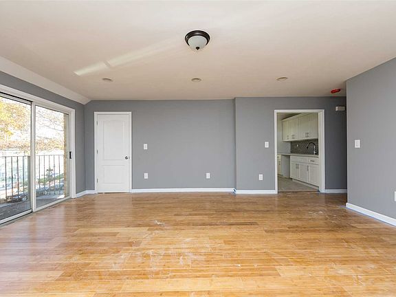 4th image of 116-52 147th St