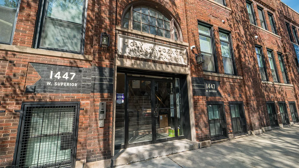 Building Photo - 1447 W. Superior St.