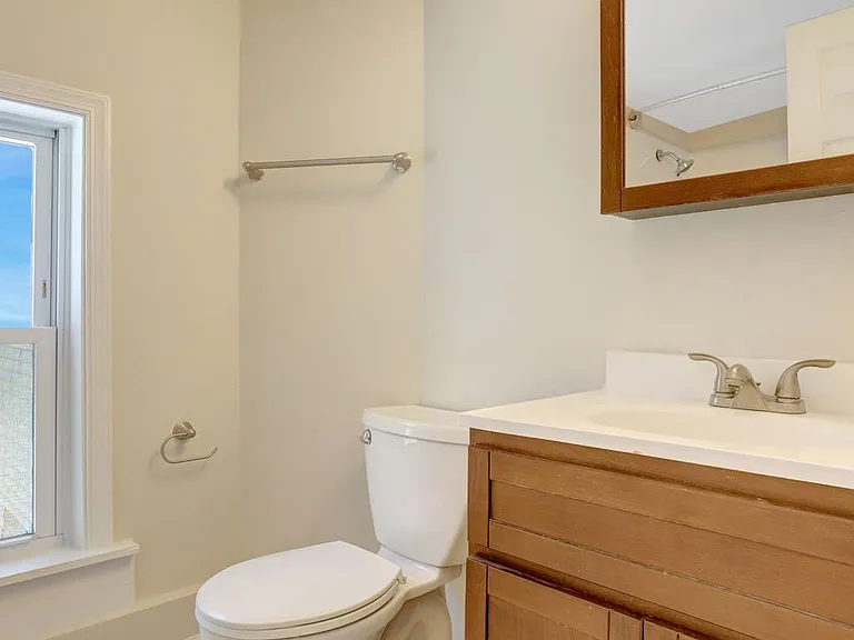 619 N Henry St — Photo 22