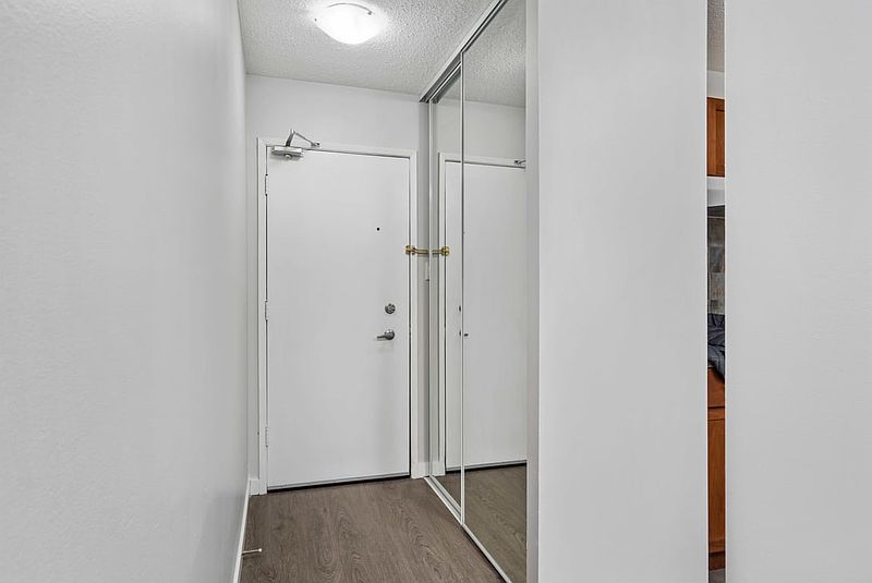 Calgary Apartment for rent - 1 Bedroom — photo 13