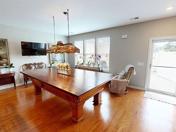 3rd image of 790 Pickering Dr. #E