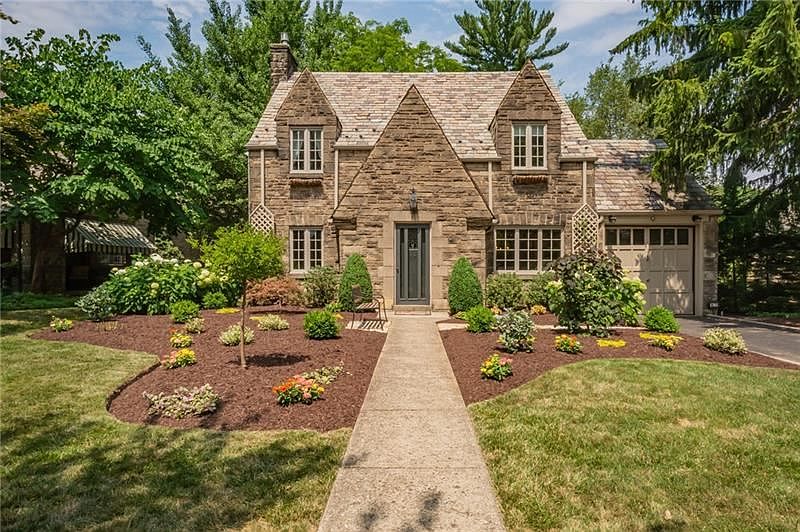 1st image of 87 Hoodridge Dr