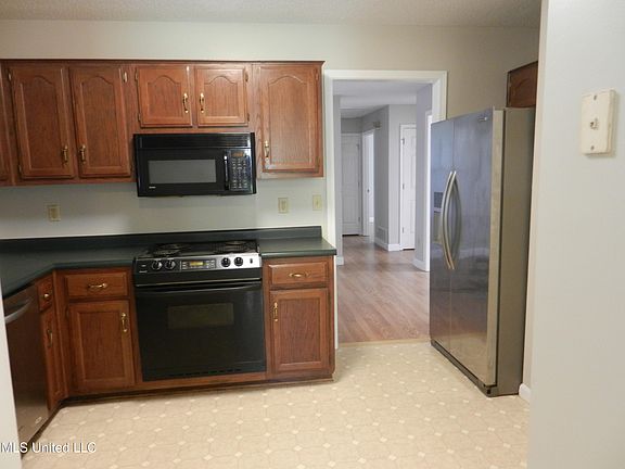 4th image of 8647 Thunderbird Dr E