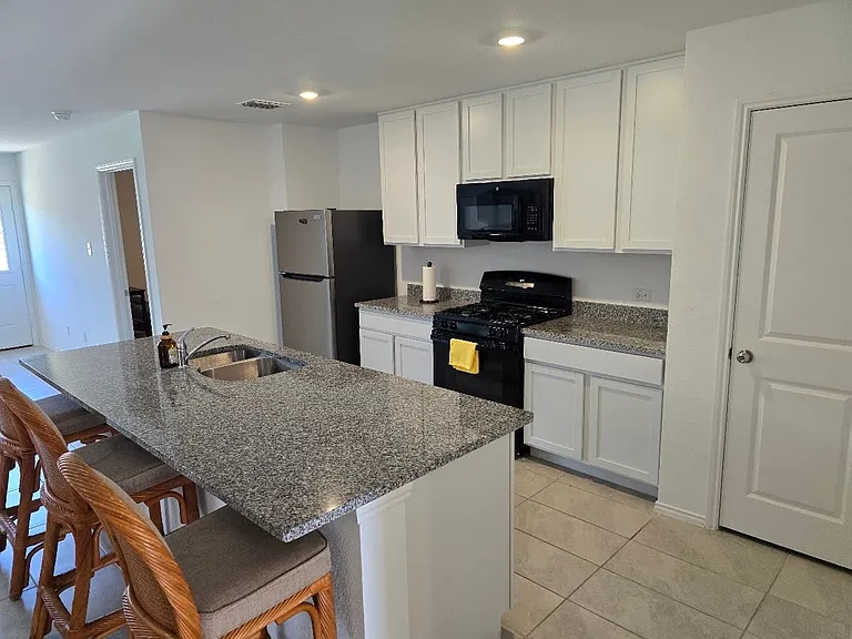 2821 Ozark Cir — Photo 5