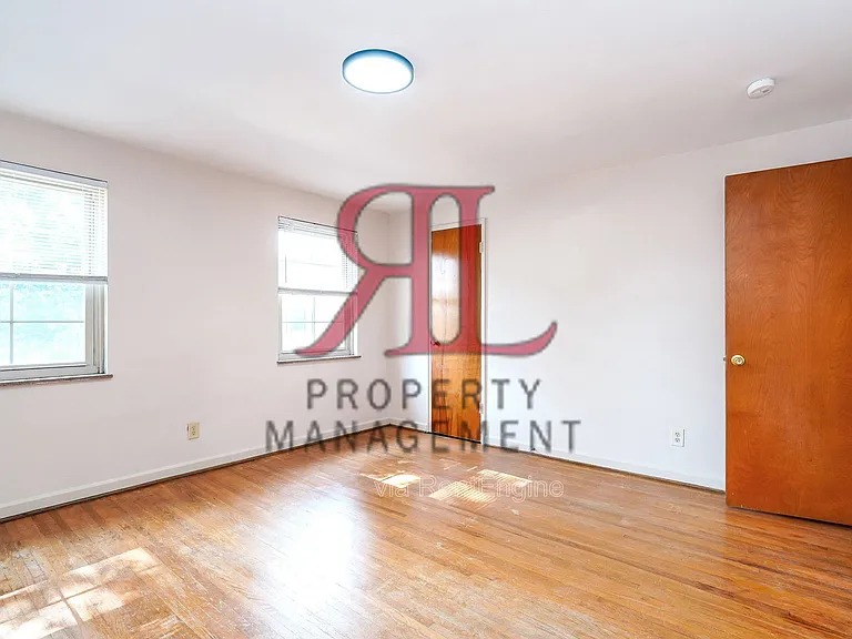 1799 Kings Ct — Photo 3