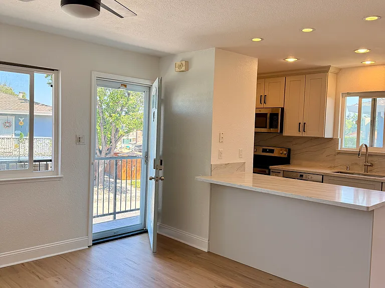1265 Bouret Dr #4 — Photo 17