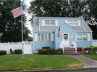 44 Sadowski Dr, Old Bridge, NJ 08857