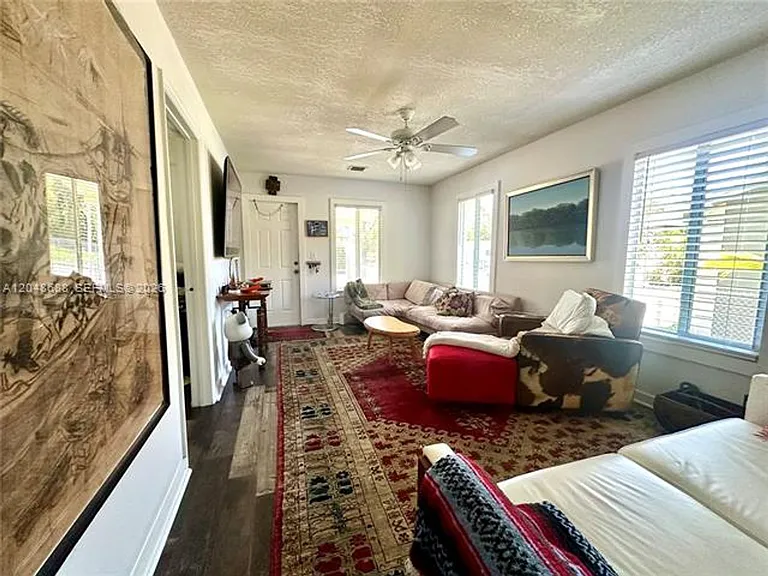 3611 Oak Ave #3611 — Photo 5