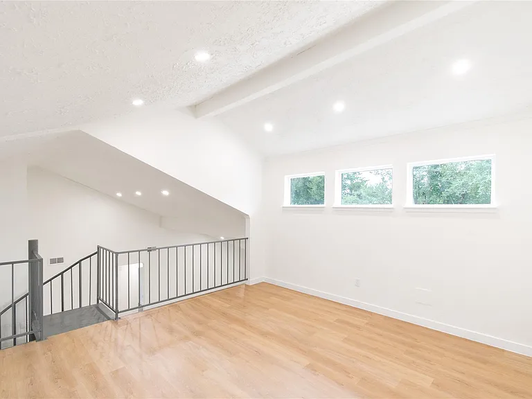 15707 Amapola Dr — Photo 13