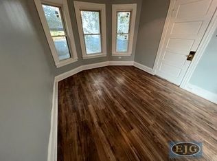 243 Lake Ave APT 1R, Manchester, NH 03103