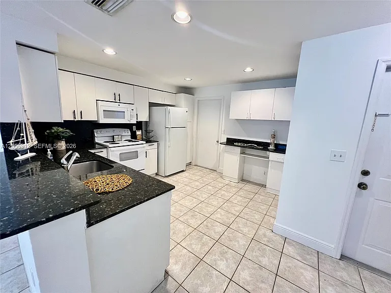1387 Barcelona Way #3-26 — Photo 5