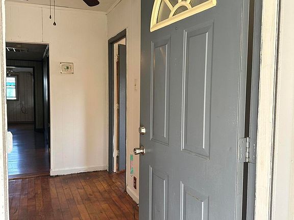 2nd image of 914 Lamont St