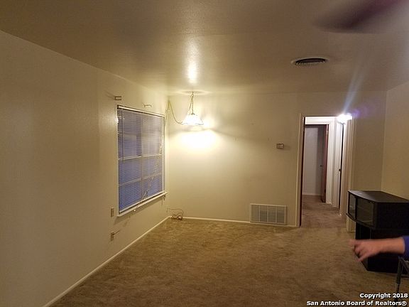2nd image of 3814 Devon Ave