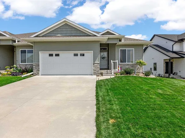1120 Leann Cir, North Liberty, IA 52317