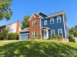 1320 Gretna Green Dr, Charlotte, NC 28217