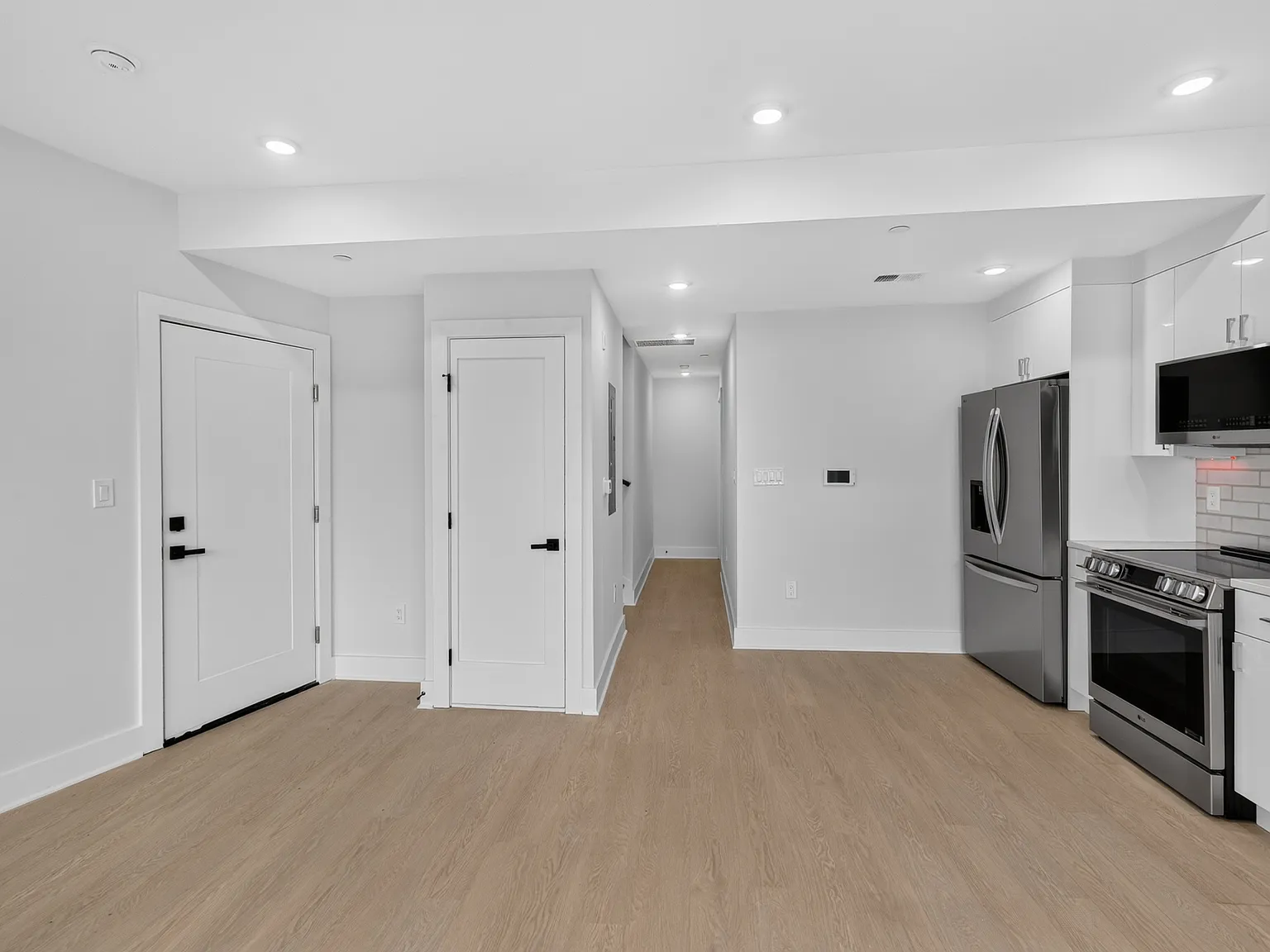 3 bed, $5,350 — Photo 3