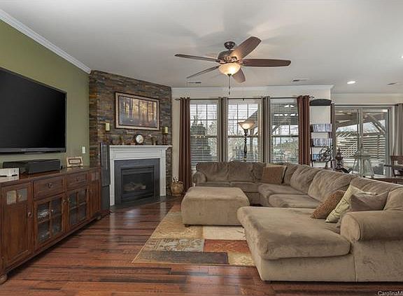 4th image of 162 Blossom Ridge Dr