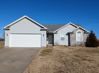 806 E 5th Ter, Lamar, MO 64759