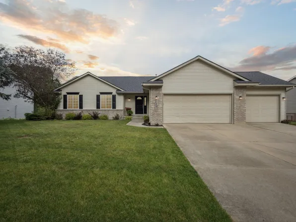 628 Hickory Dr, Wayland, MI 49348