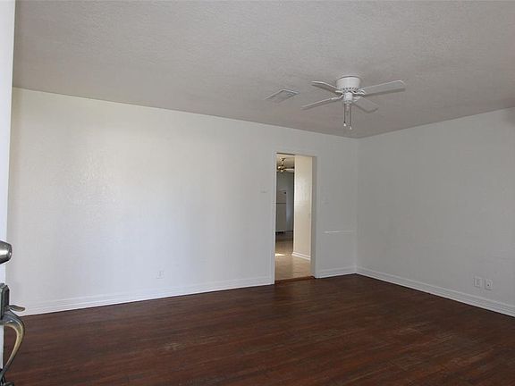 2nd image of 1721 Wayside Dr