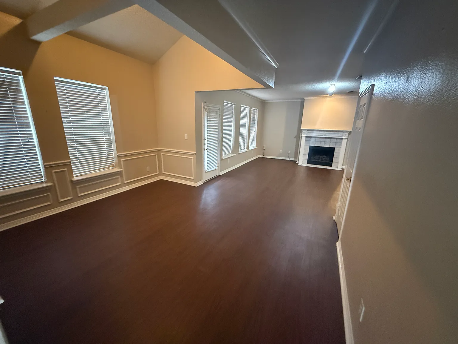 3 bed, 1846 sqft, $1,975 — Photo 2