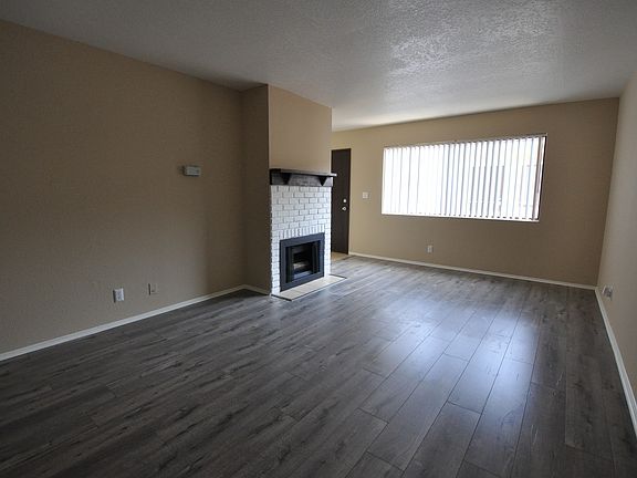3rd image of 5617 Woodman Ave #17744146