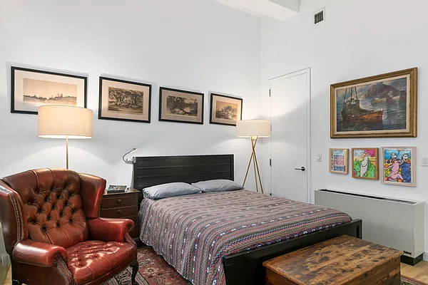 Rented by Douglas Elliman | media 16