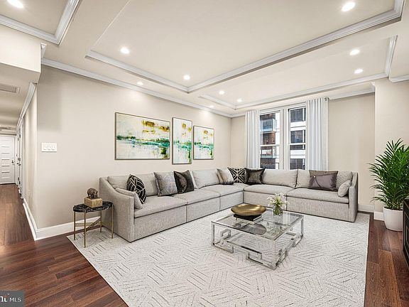 5th image of 1901 Walnut St APT 12C