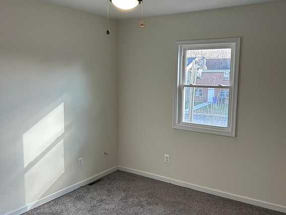 5th image of 64 Willow Ct