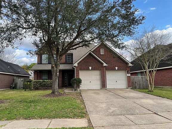 3rd image of 3511 Englewood Dr