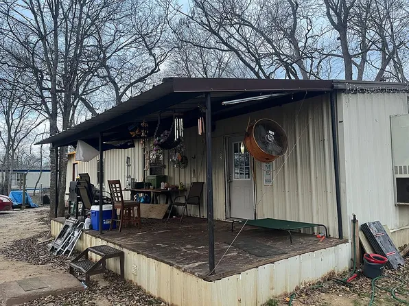 102 W Burleson St, Crockett, TX 75835