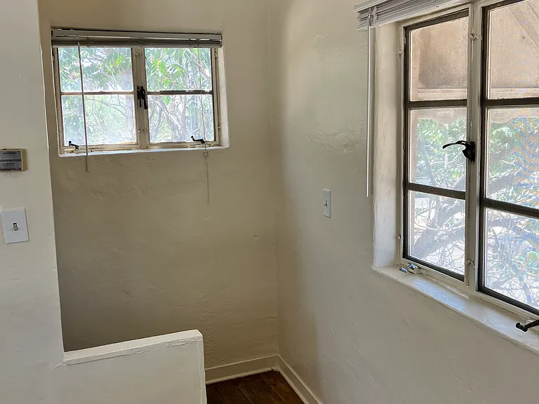 112 Mesa St SE #1/2 — Photo 11