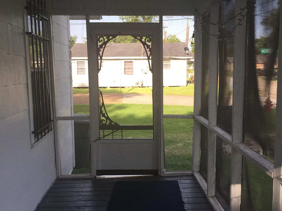 1st image of 2045 Katherine St