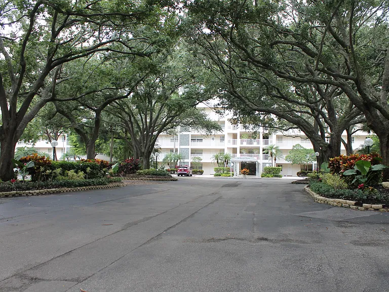 3520 Oaks Way #607 — Photo 46