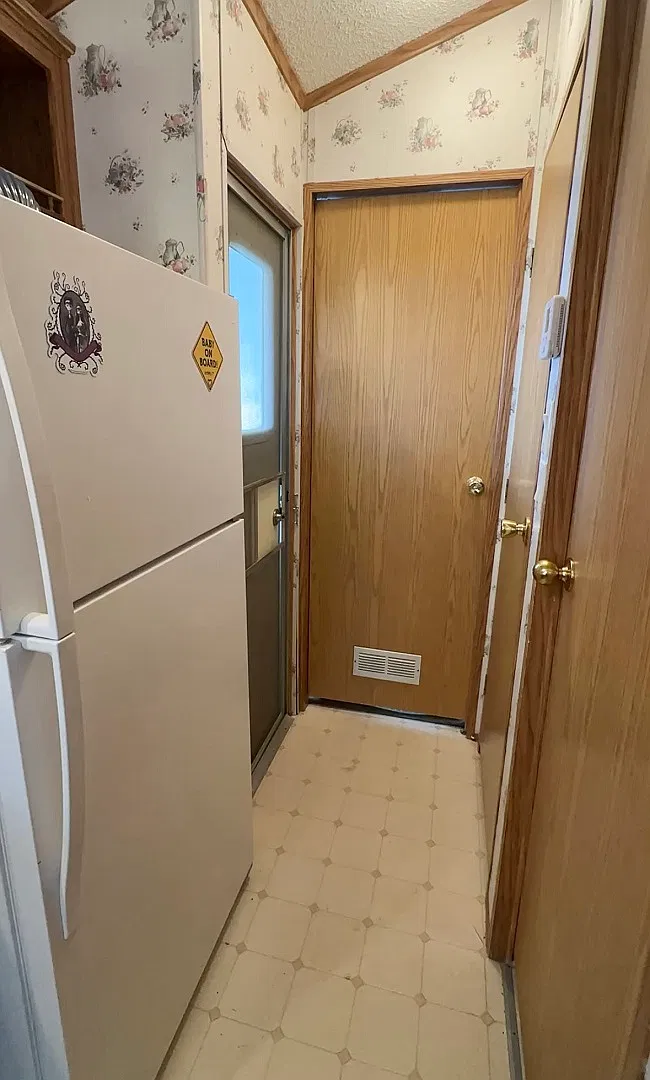 1 bed, $895 — Photo 4