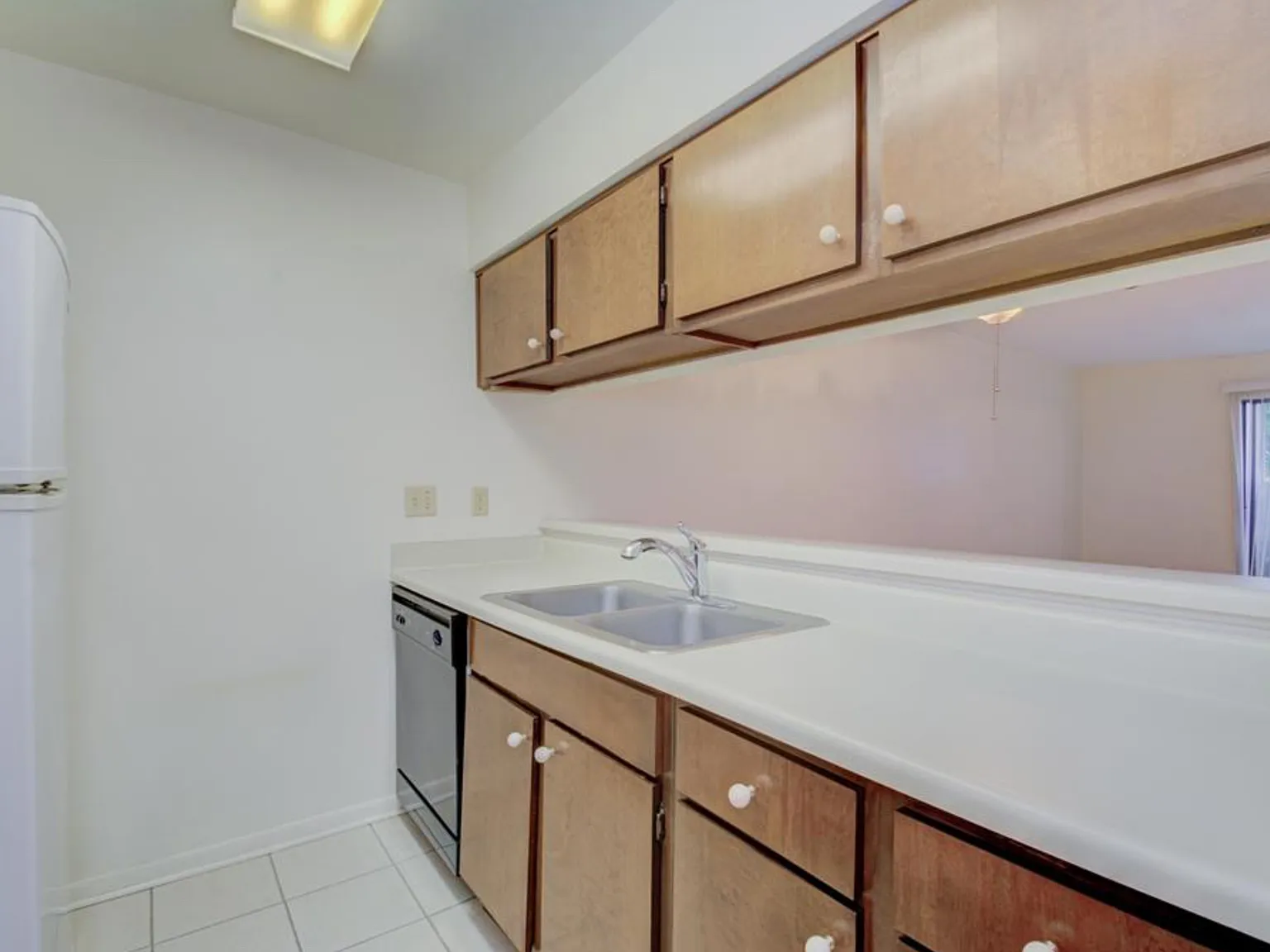 1 bed, 780 sqft, $1,350 — Photo 4