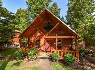 135 White Oak Way, Gatlinburg, TN 37738