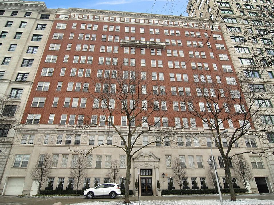 1st image of 219 E Lake Shore Dr #7CD