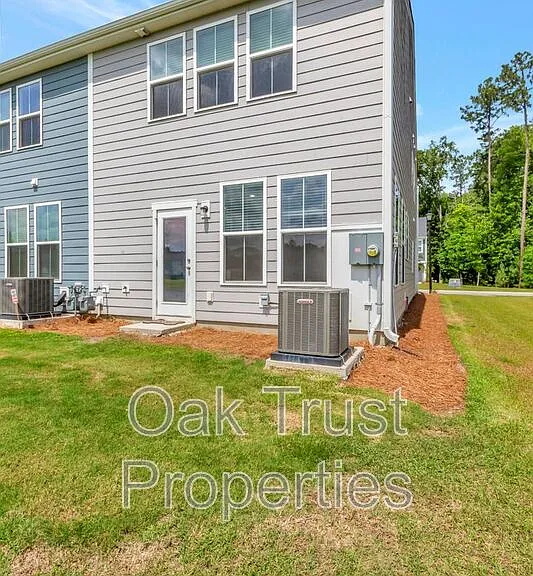 500 Trotters Ln — Photo 36