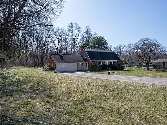 2nd image of 3427 Mayer Dr