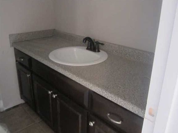 5th image of 103 Nandina Ct
