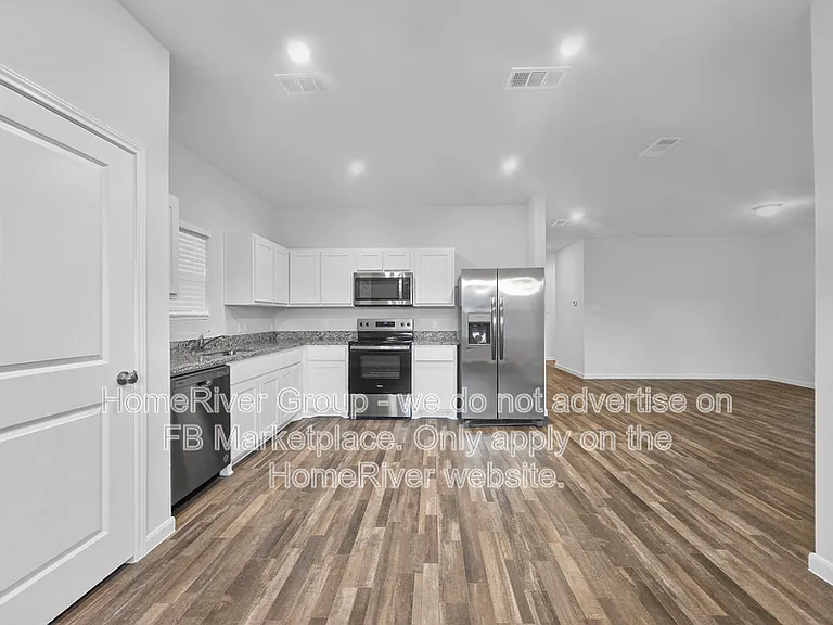 613 Jameson St — Photo 4