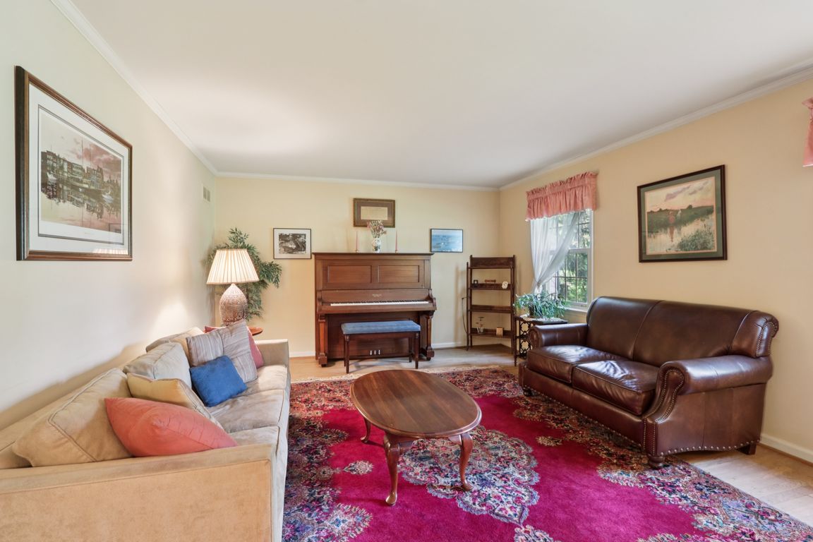 Hunt Club Ln-1306-013.jpg