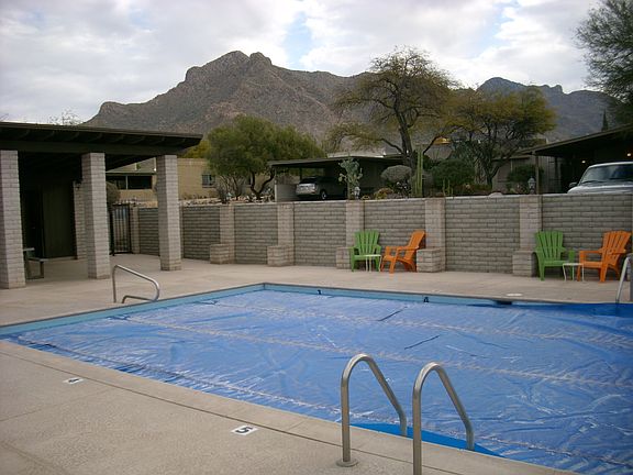 Community pool