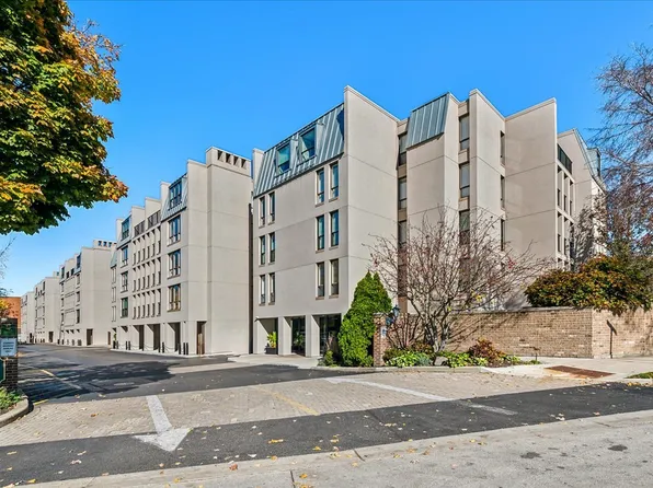 650 Winnetka Mews APT 311, Winnetka, IL 60093