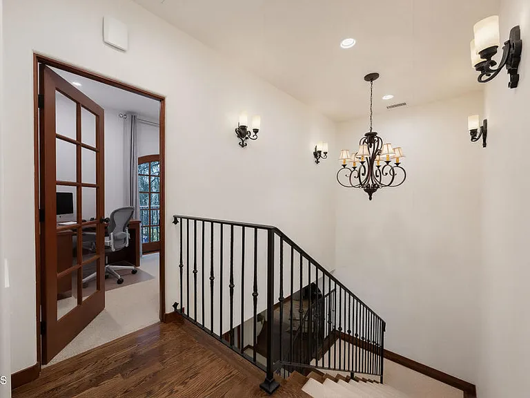 1925 Tondolea Ln — Photo 24
