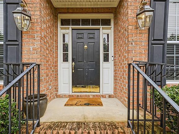 2nd image of 105 Meredith Way