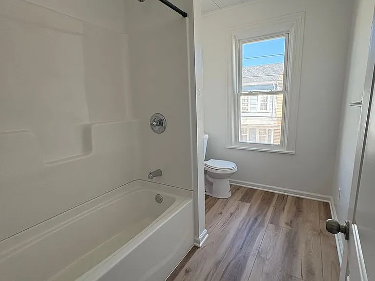 156 E Penn St — Photo 11